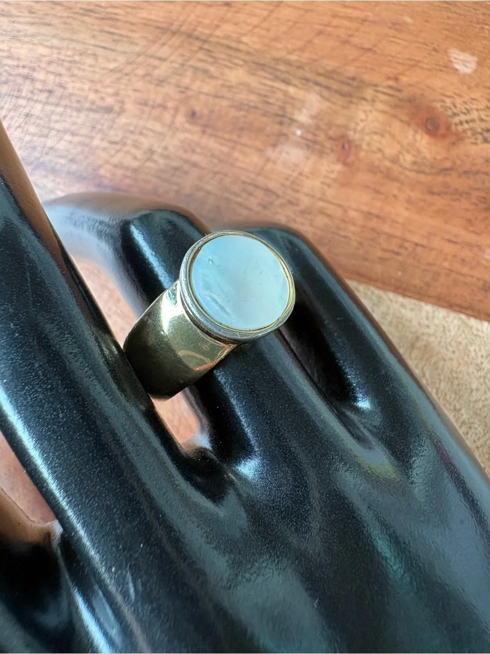 Vintage Gold-Tone Mother of Pearl Round Statement Ring - Size 7.75